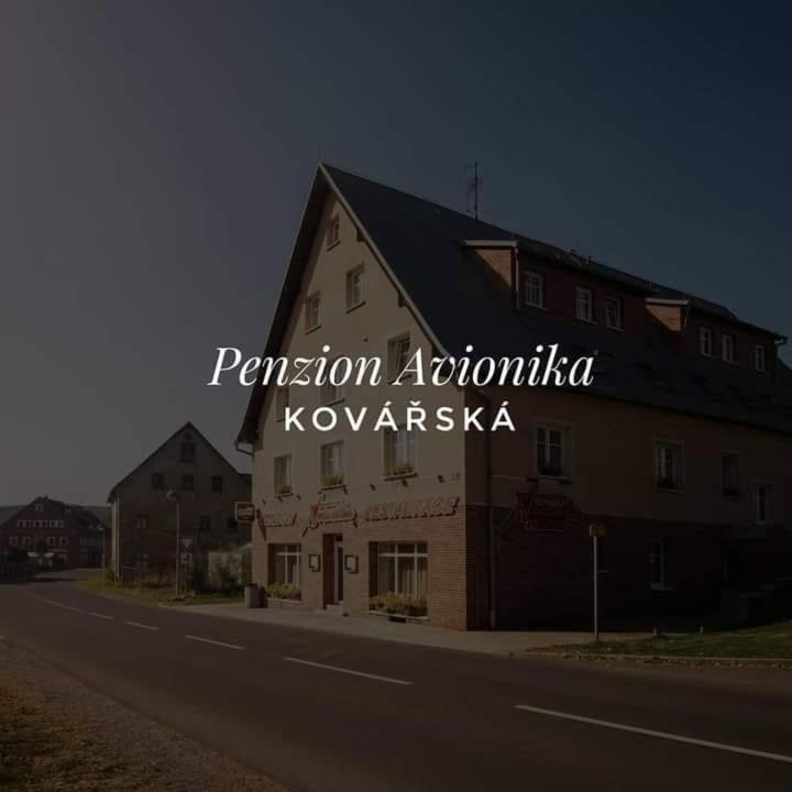 Restaurant & Penzion Avionika Kovářská Kültér fotó